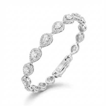 Bracelet Mabel Created With a Pear-Shaped White Sapphire