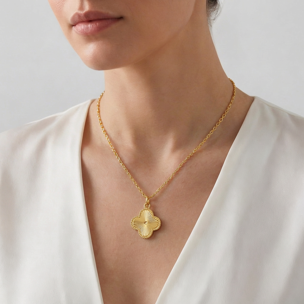 Solea Clover Sculpted Necklace